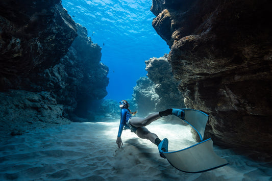 Freediver under water 